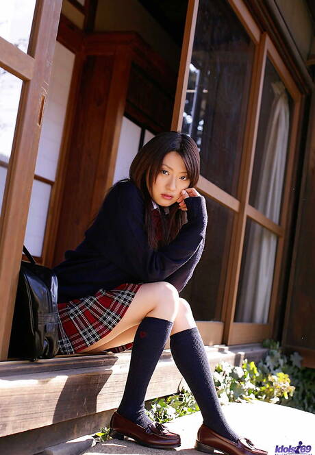 Idols 69 invite you to explore xxx pictures featuring Misa Shinozaki in scene with inserting a toy in cunt