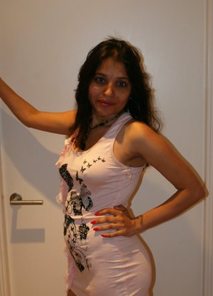 Indian Amateur Babes invite you to explore a free pictures with Indian Babe xxx gallery 222451